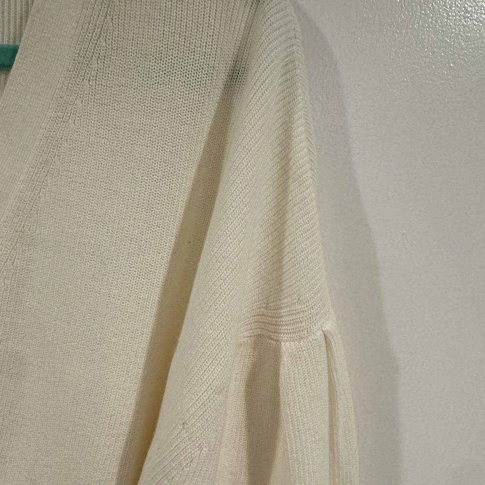 Women's Cream Cardigan Sweater 525 - Picture 4 of 9